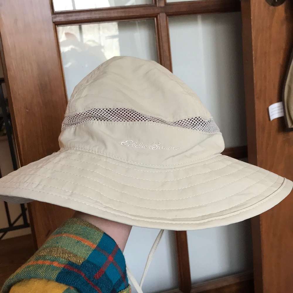 Eddie Bauer hat
